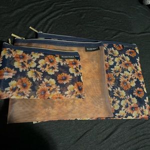 Ellen Tracy travel bags